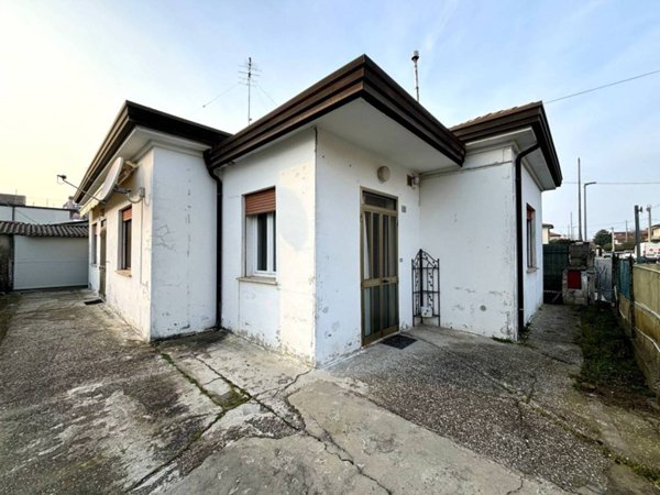 casa indipendente in vendita a Taglio di Po