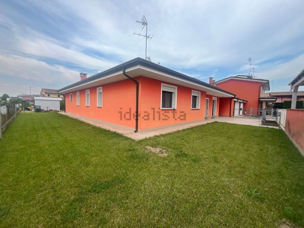 casa indipendente in vendita a Taglio di Po