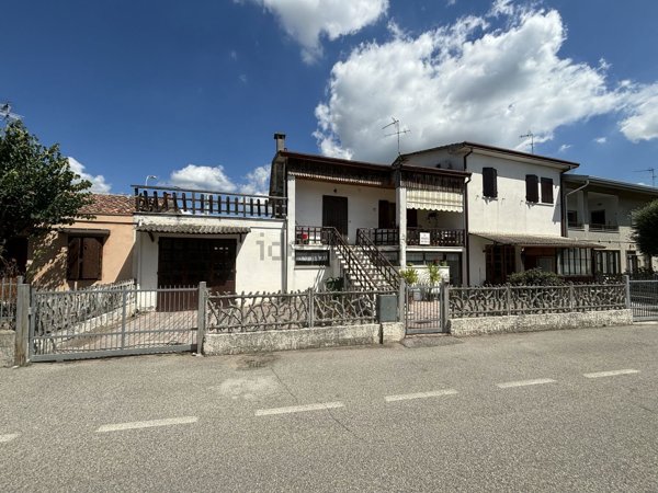 casa indipendente in vendita a Taglio di Po