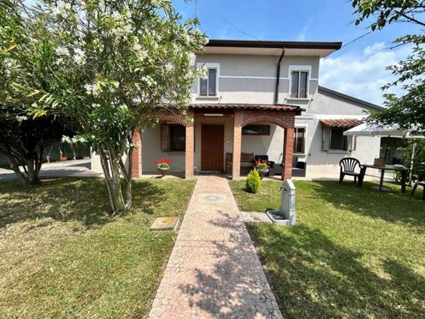 casa indipendente in vendita a Taglio di Po