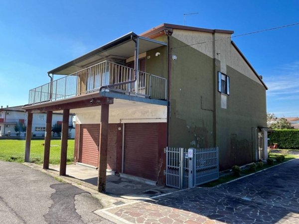 casa indipendente in vendita a Taglio di Po