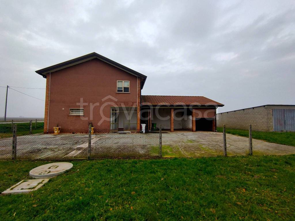 casa indipendente in vendita a Taglio di Po