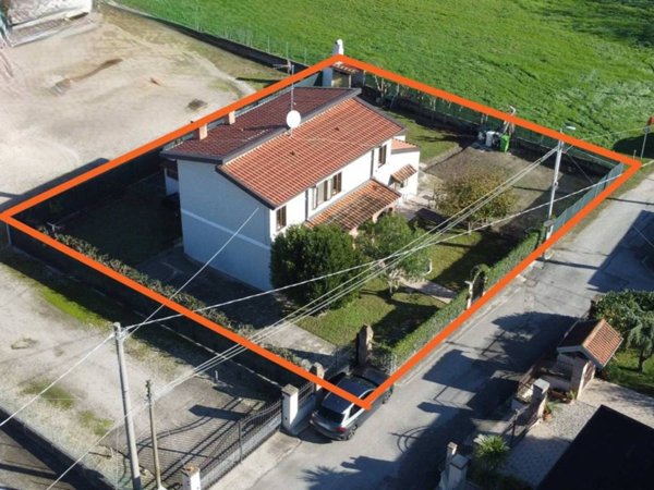 casa indipendente in vendita a Taglio di Po