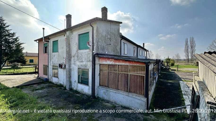 casa semindipendente in vendita a Taglio di Po