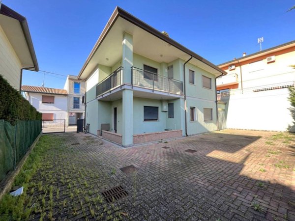 casa indipendente in vendita a Taglio di Po