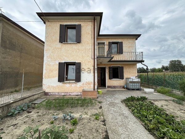 casa indipendente in vendita a Taglio di Po