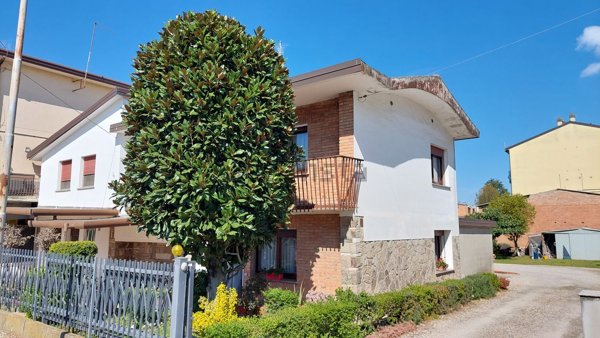 casa indipendente in vendita a Taglio di Po