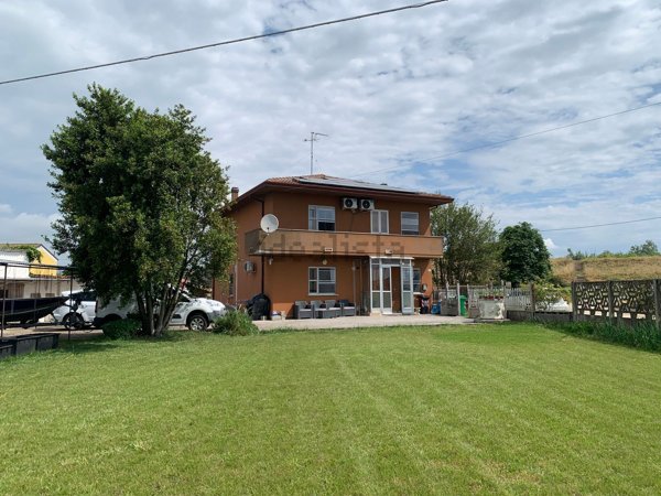 casa indipendente in vendita a Taglio di Po