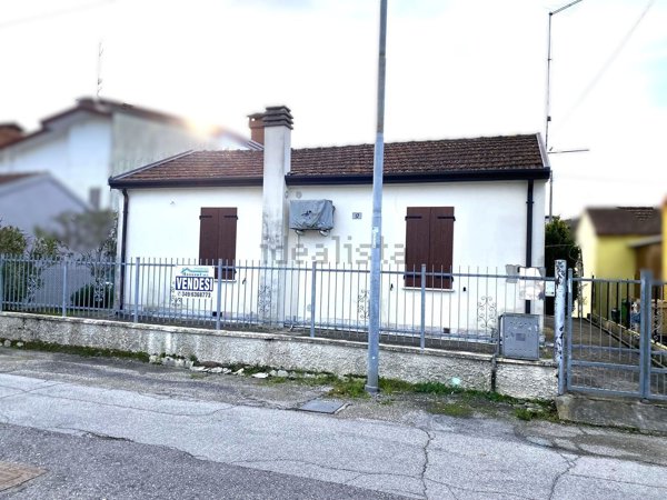 casa indipendente in vendita a Taglio di Po