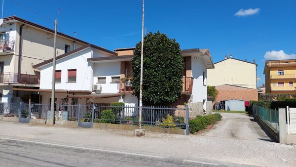 casa indipendente in vendita a Taglio di Po
