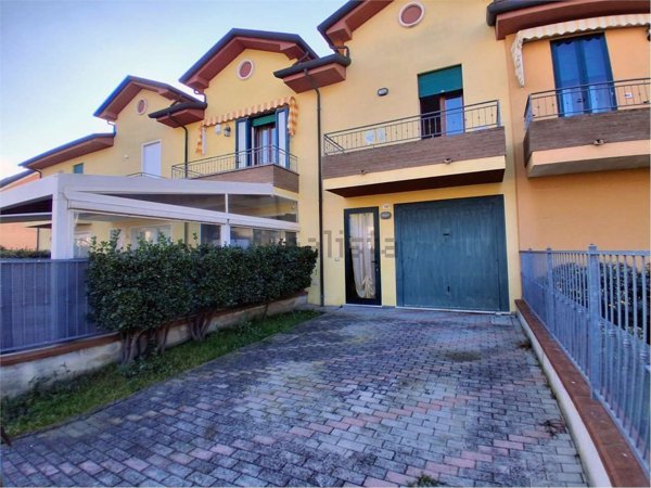 casa semindipendente in vendita a Taglio di Po