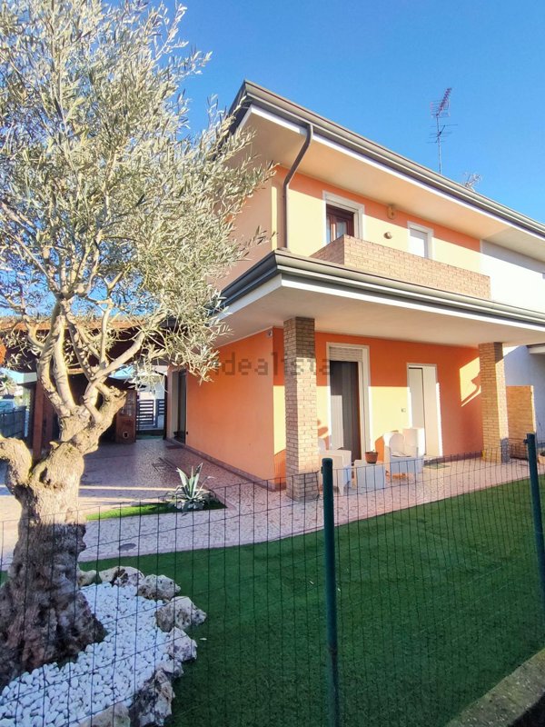 casa indipendente in vendita a Taglio di Po