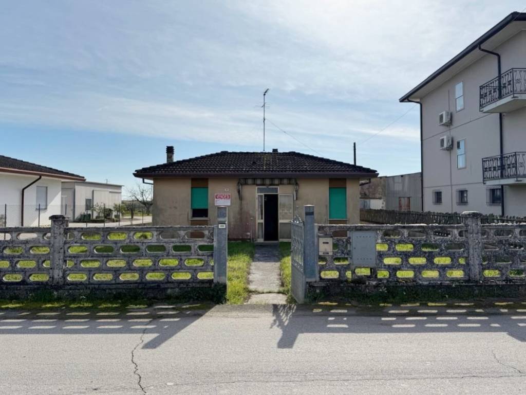 casa indipendente in vendita a Taglio di Po