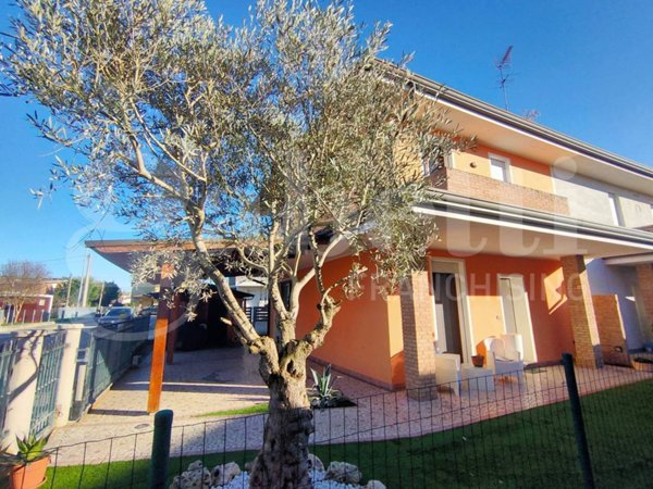 casa indipendente in vendita a Taglio di Po