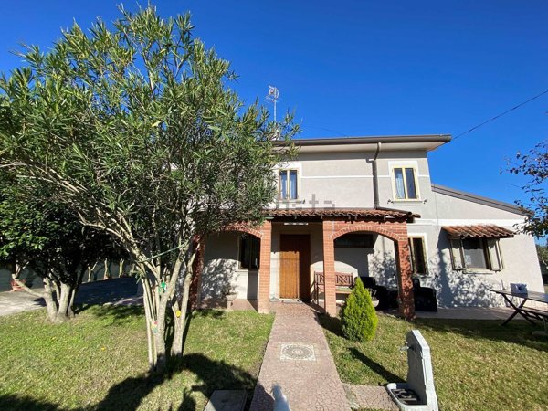 casa indipendente in vendita a Taglio di Po
