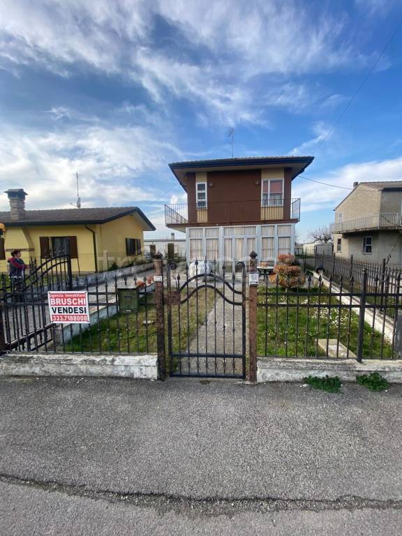 casa indipendente in vendita a Taglio di Po