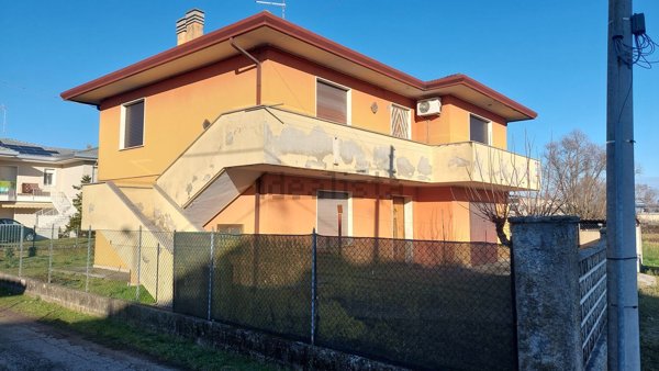casa indipendente in vendita a Taglio di Po