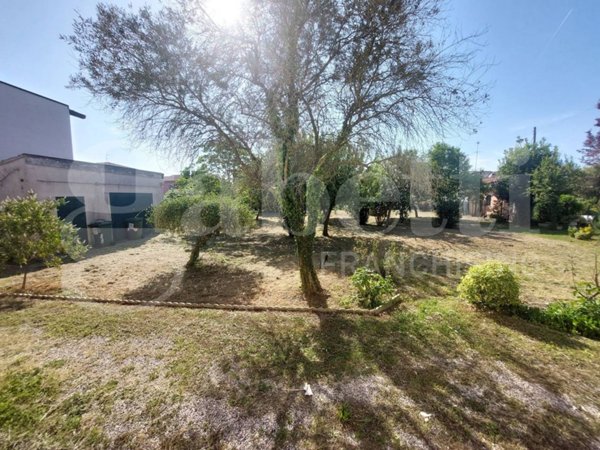 terreno edificabile in vendita a Taglio di Po