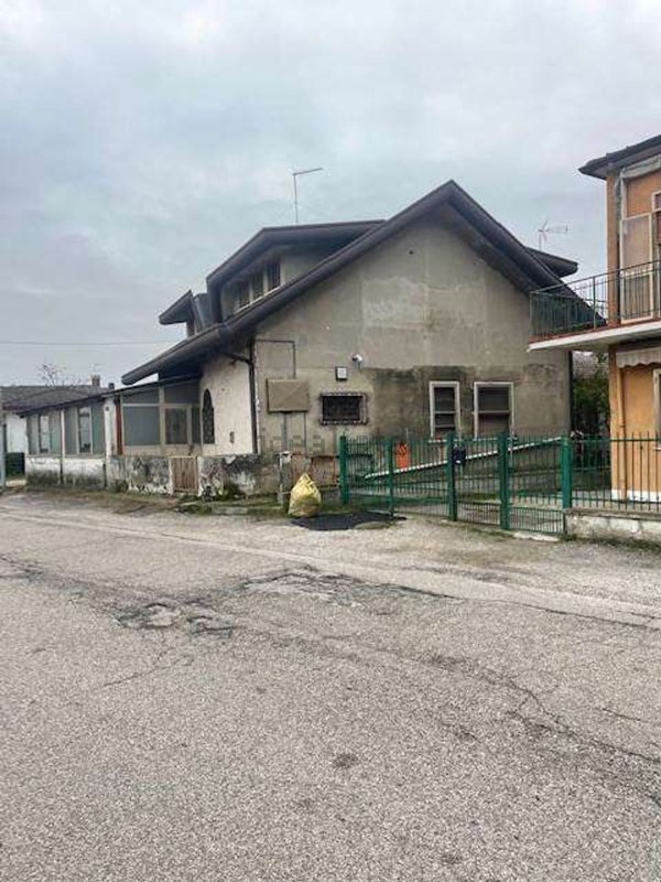 casa indipendente in vendita a Taglio di Po