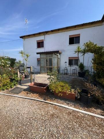 casa indipendente in vendita a Taglio di Po in zona Ca'Zeno