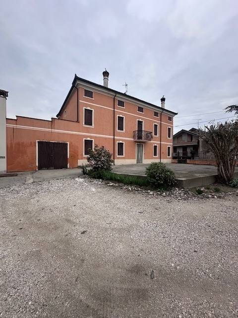 casa indipendente in vendita a Trecenta