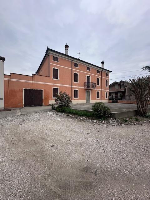 casa indipendente in vendita a Trecenta