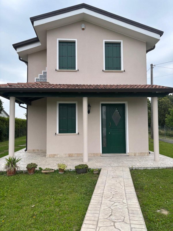casa indipendente in vendita a Trecenta