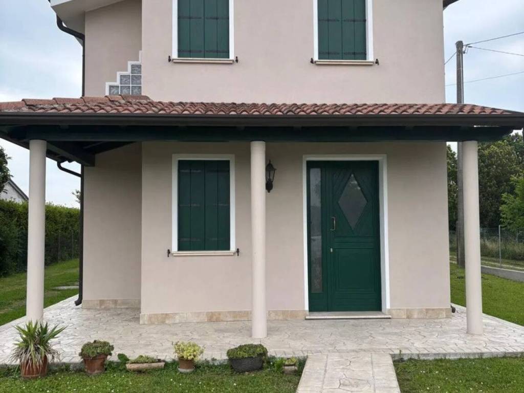 casa indipendente in vendita a Trecenta