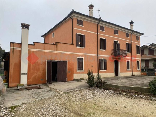 casa indipendente in vendita a Trecenta