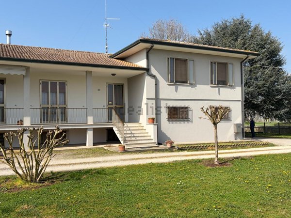 casa indipendente in vendita a Trecenta