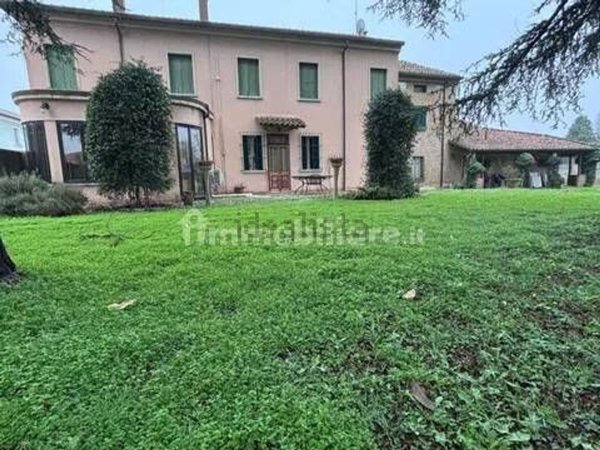 casa indipendente in vendita a Trecenta