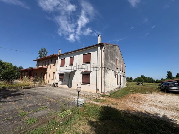 casa indipendente in vendita a Trecenta in zona Sariano