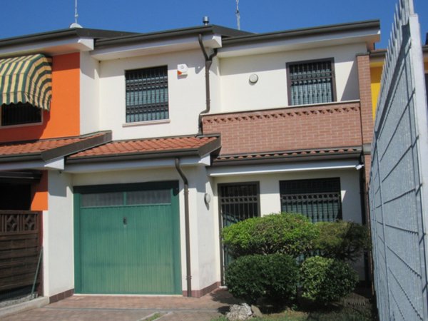 casa indipendente in vendita a Villadose