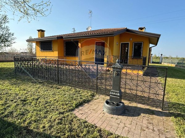 casa indipendente in vendita a Villadose