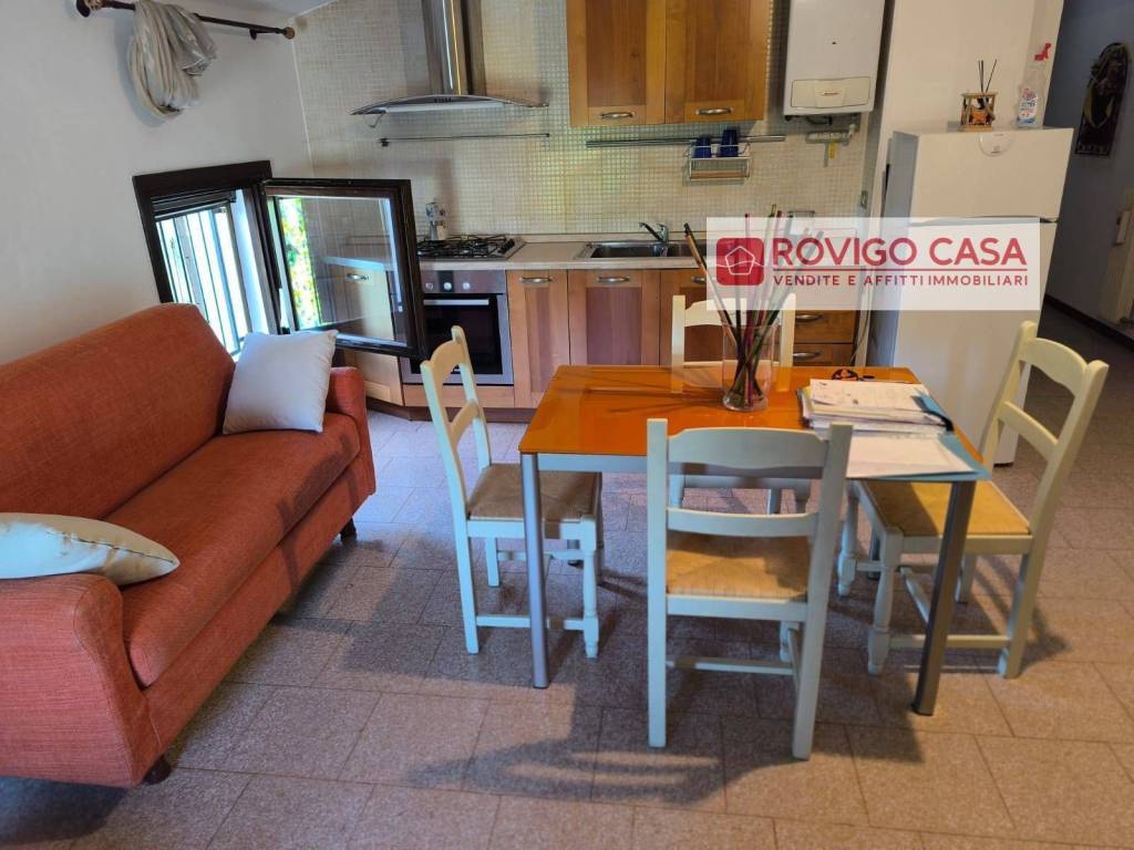 appartamento in vendita a Villadose in zona Cambio