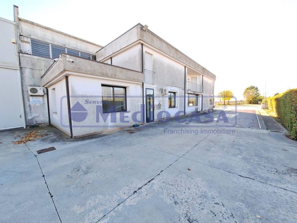 locale commerciale in vendita a Villadose