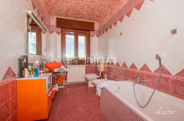 casa indipendente in vendita a Villadose in zona Cambio