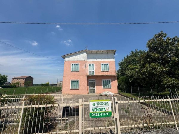 casa indipendente in vendita a Villadose in zona Cambio
