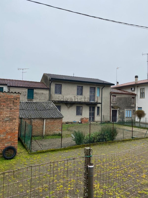 casa indipendente in vendita a Villadose in zona Cambio