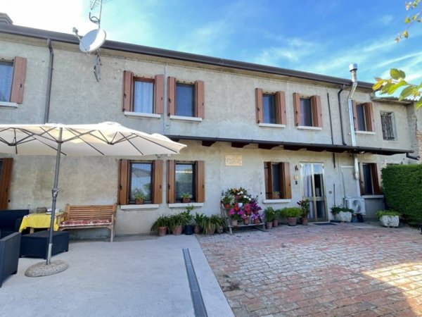 casa indipendente in vendita a Villadose in zona Cambio