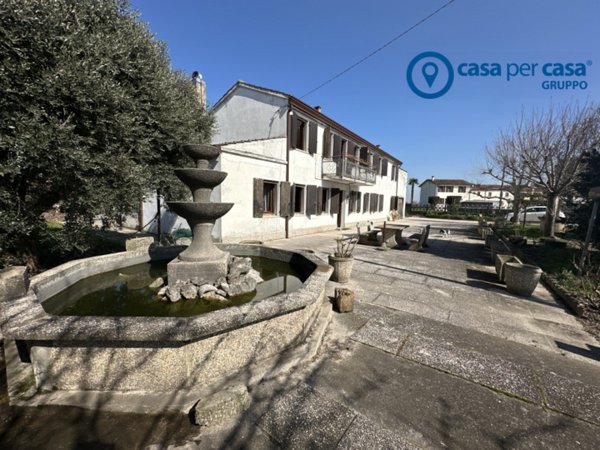 casa indipendente in vendita a Villadose in zona Cambio