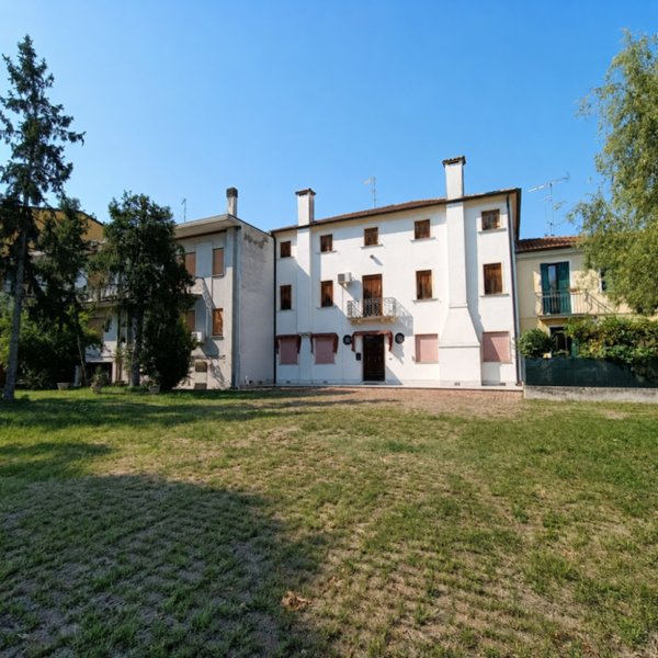 intera palazzina in vendita a Villadose