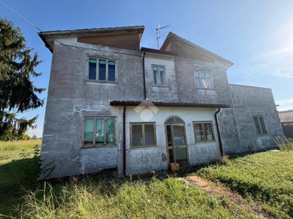casa indipendente in vendita a Villadose in zona Cambio