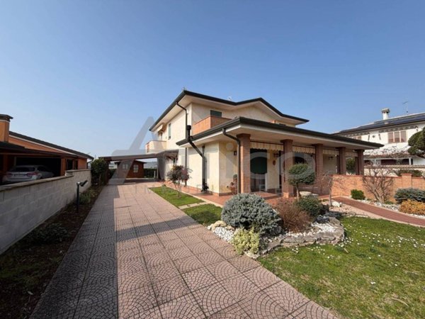 casa indipendente in vendita a Villamarzana
