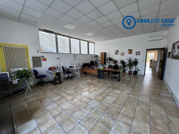 ufficio in vendita a Villanova del Ghebbo