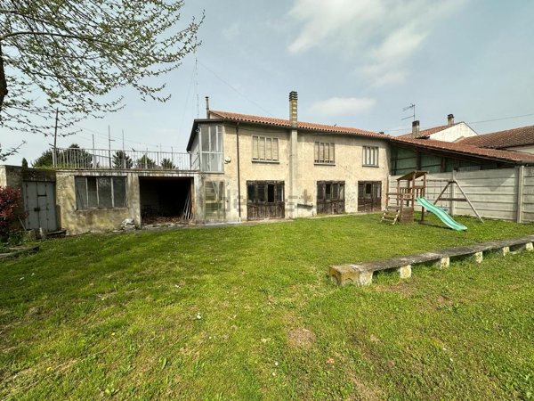 casa indipendente in vendita a Villanova del Ghebbo