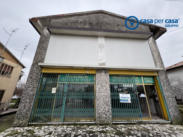 negozio in vendita a Villanova del Ghebbo