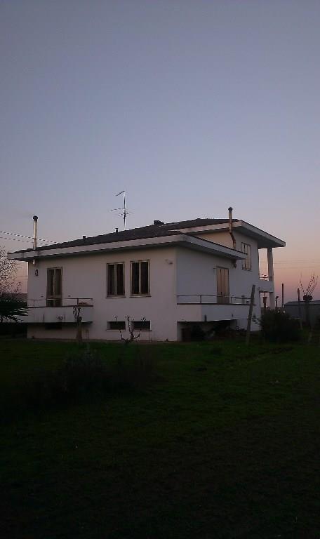 casa indipendente in vendita a Villanova del Ghebbo