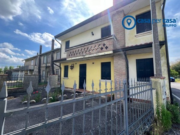 casa indipendente in vendita a Villanova Marchesana