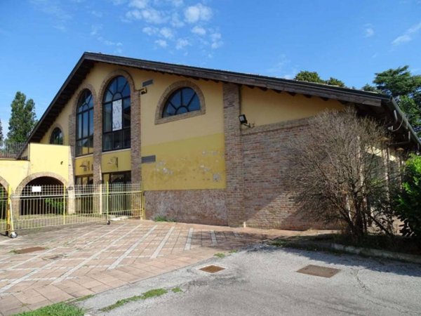 intera palazzina in vendita a Porto Viro